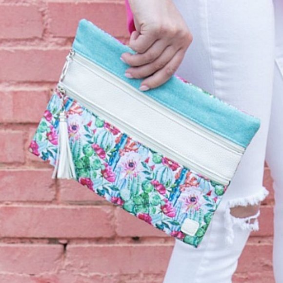 Peachy Keen Succulent Floral Versi Makeup Bag - Picture 2 of 2